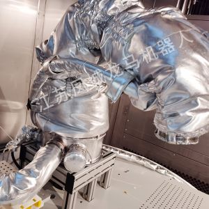 环境仓机器人防护服：智能变温，适应极限高低温环境