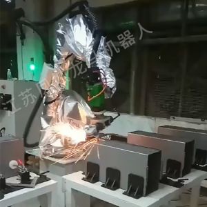 高温熔融物飞溅环境下机器人防护服的守护之道